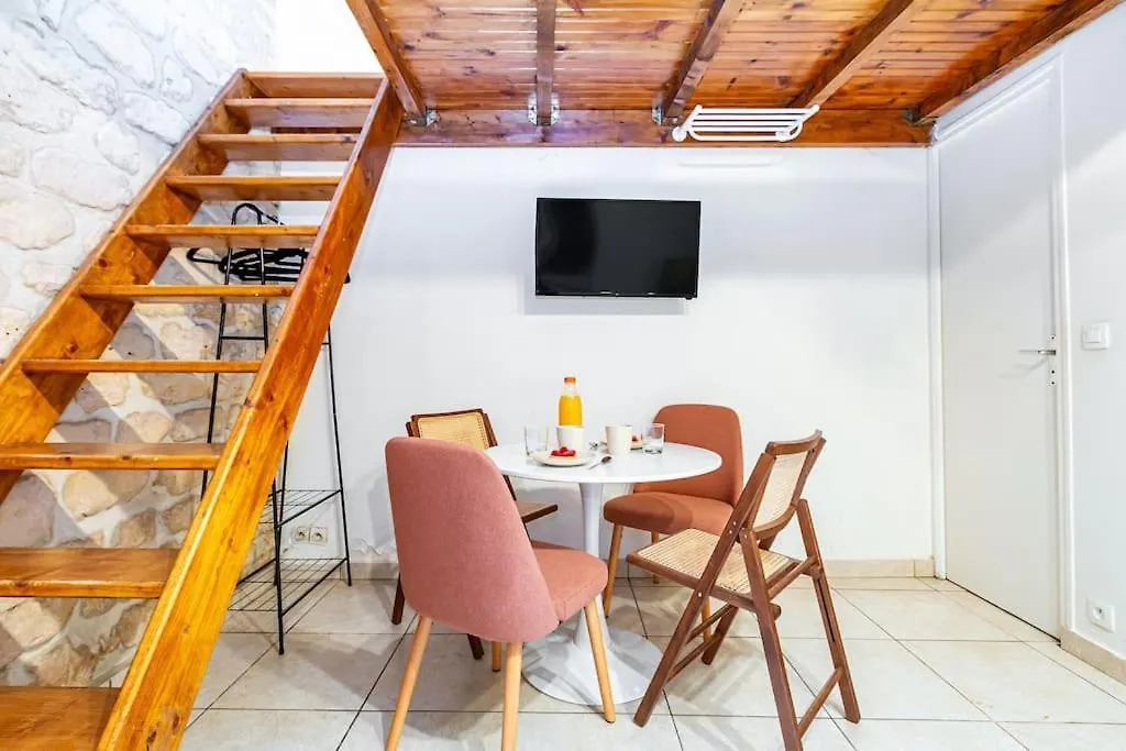 Appartement Proche Nation - III Paris 0*,  France